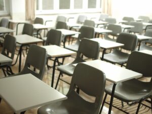 Urgence pour le soutien aux jeunes en risque de décrochage scolaire